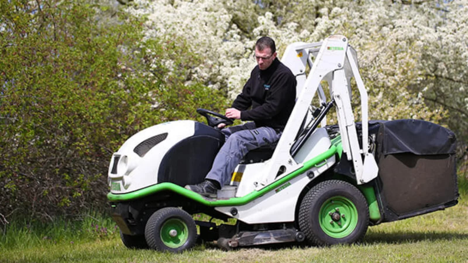 Grünpflege Berlin – Außenanlagenpflege